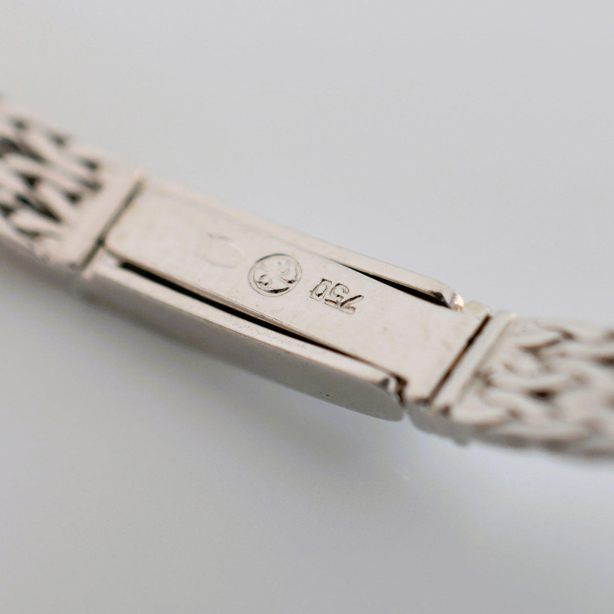 Montre JAEGER-LECOULTRE en or blanc et diamants