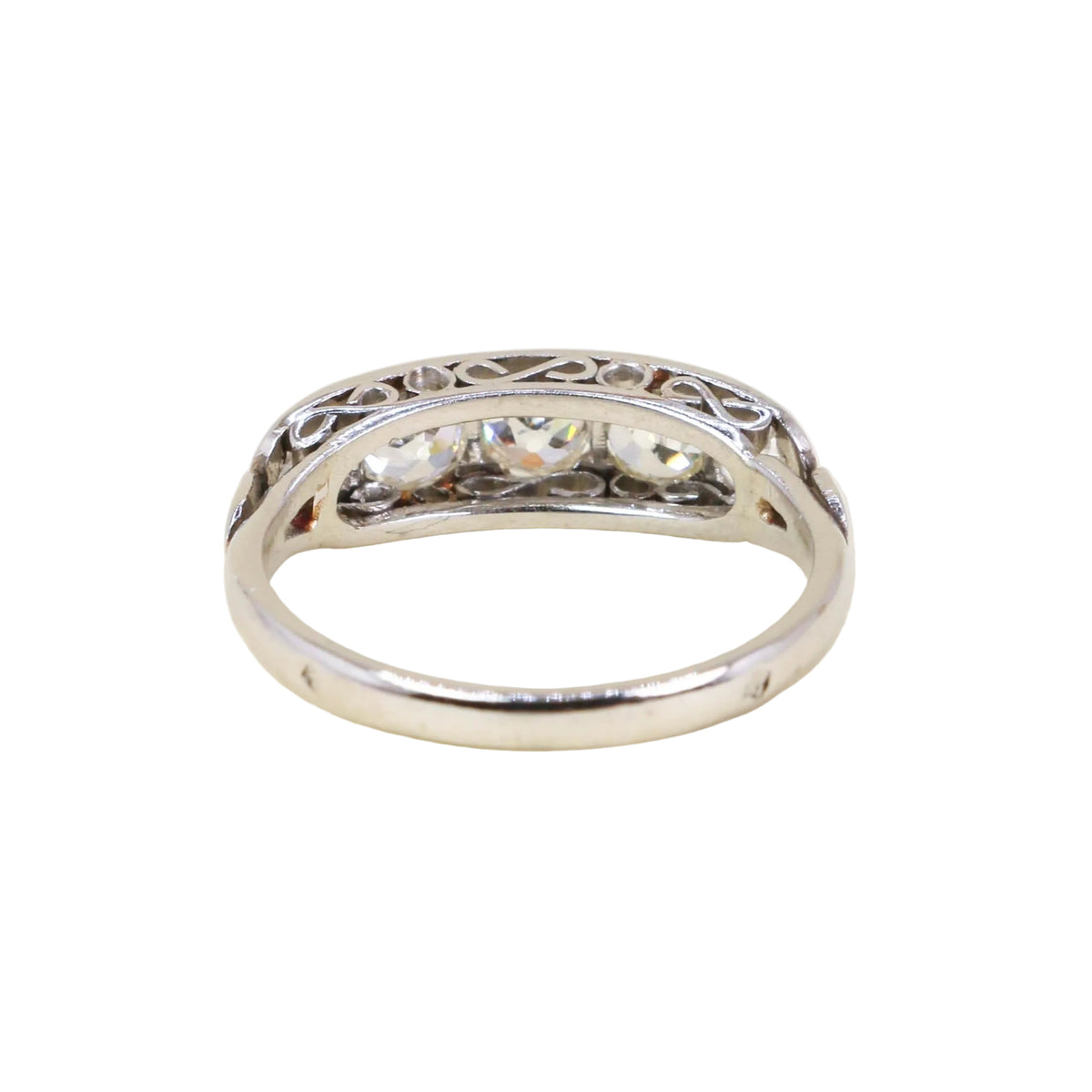 Bague Jarretière en platine et diamants