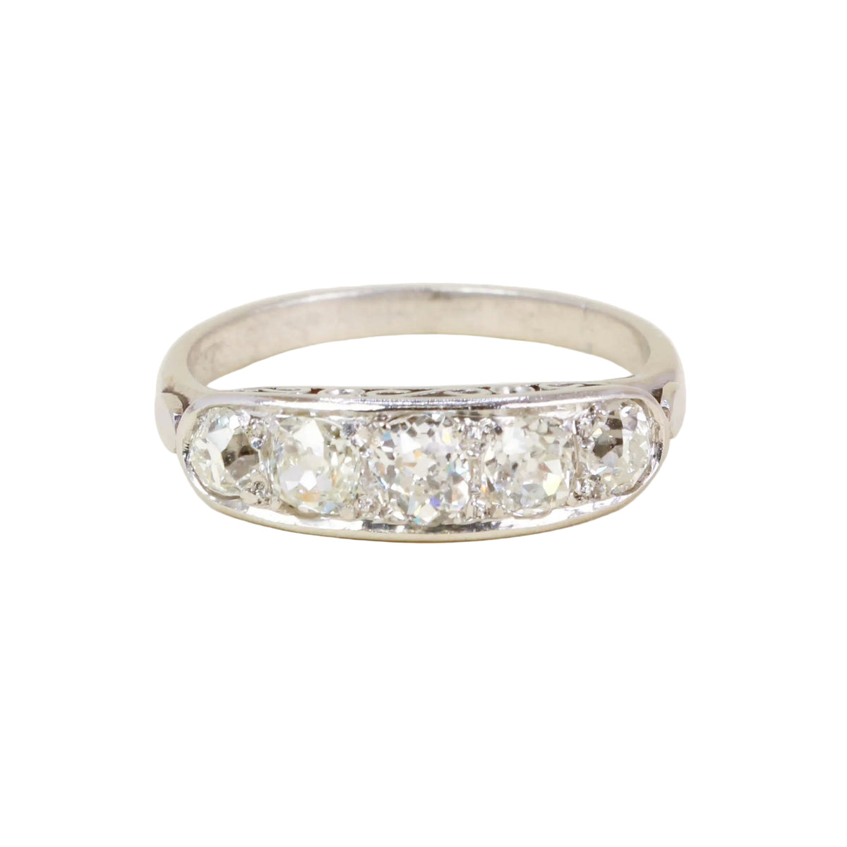 Bague Jarretière en platine et diamants