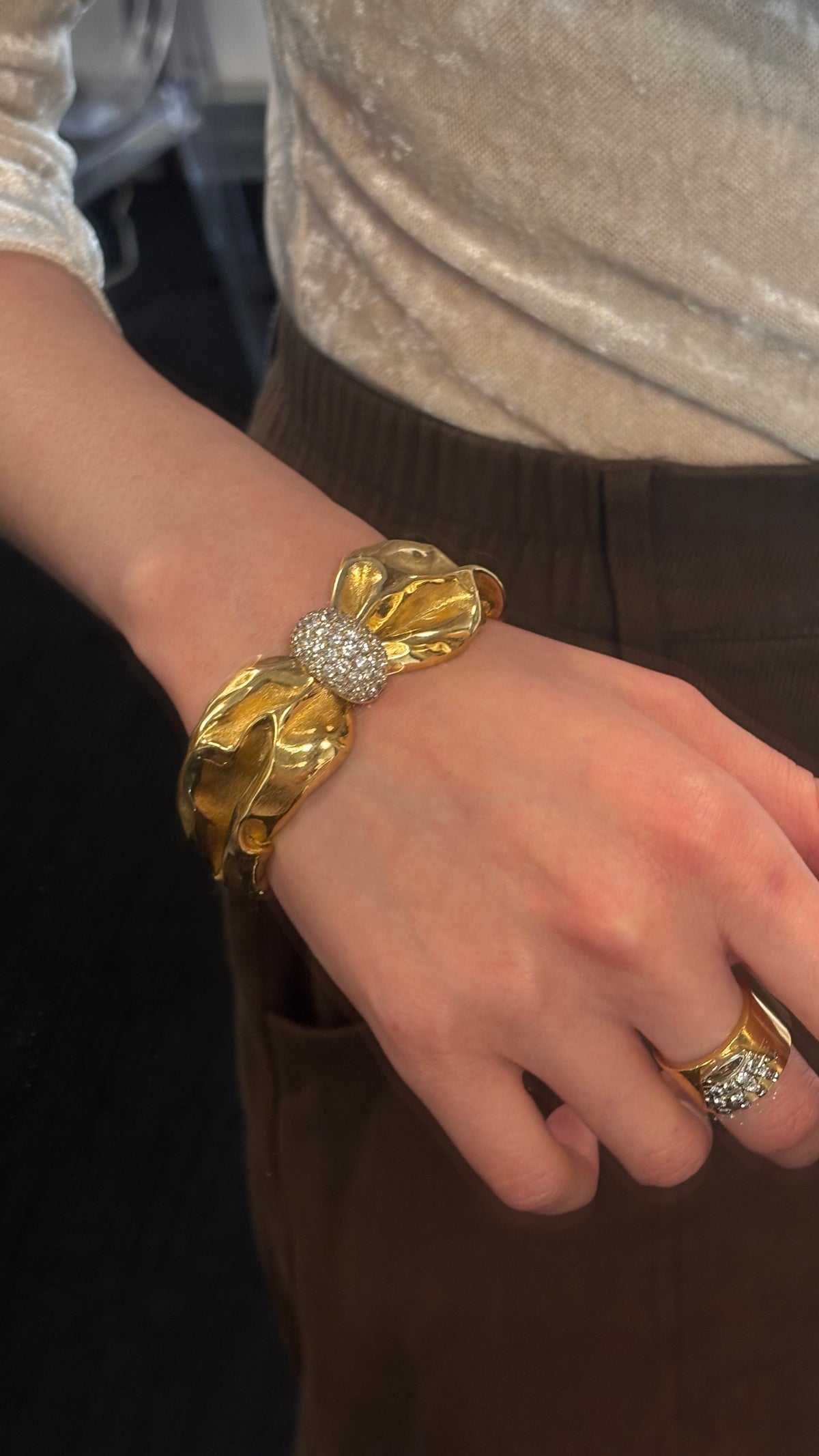 Bracelet Jonc en or jaune et diamants
