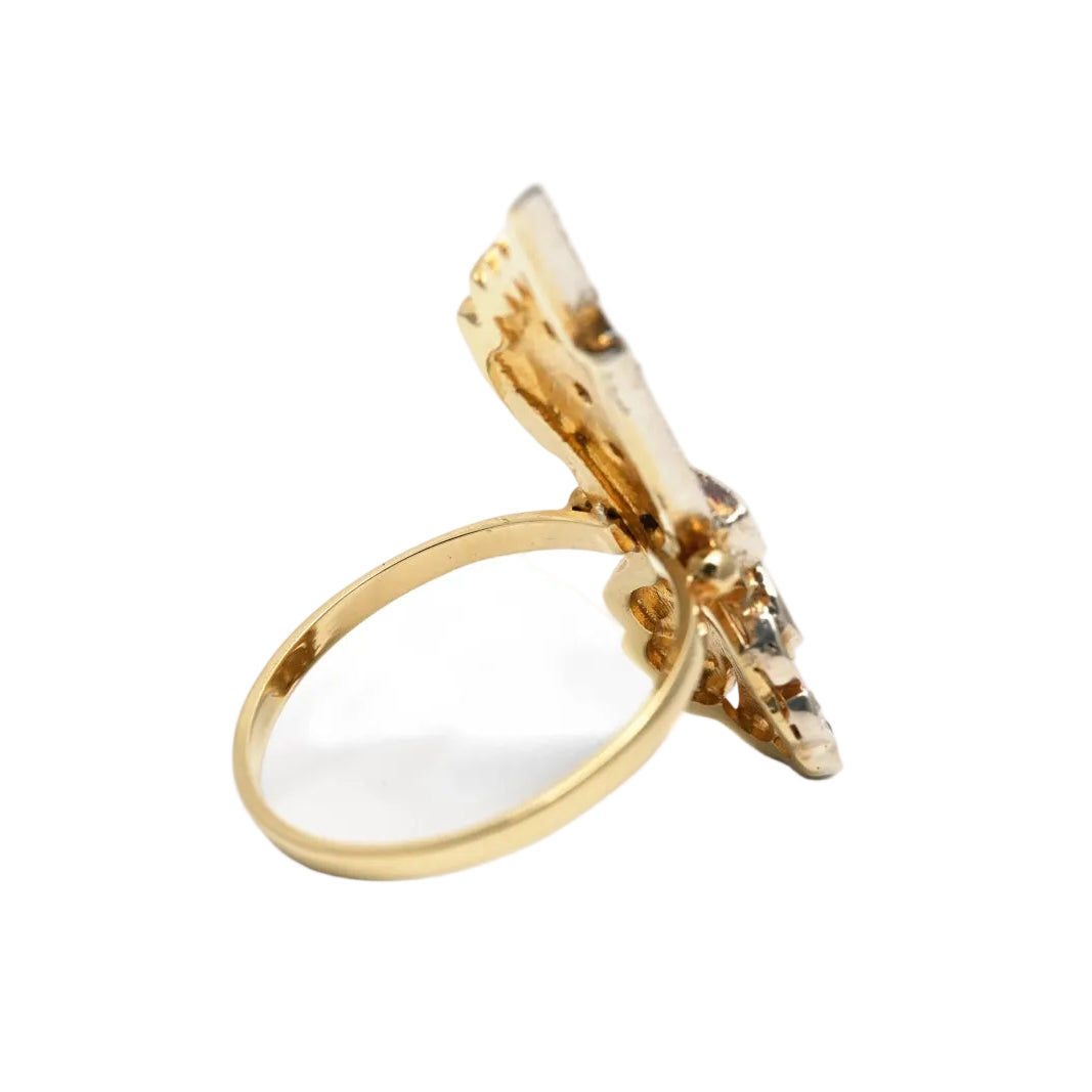 Bague en or jaune, argent, saphirs et diamants