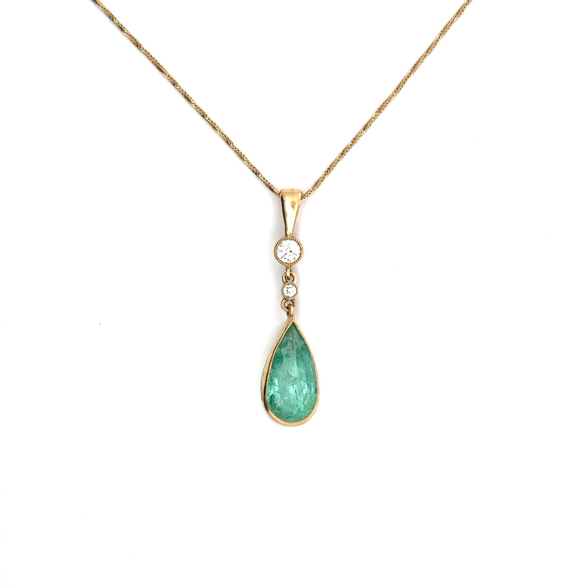 Collier Pendentif en or jaune, émeraude et diamants