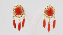 Boucles d'oreilles Pendantes en or jaune et corail