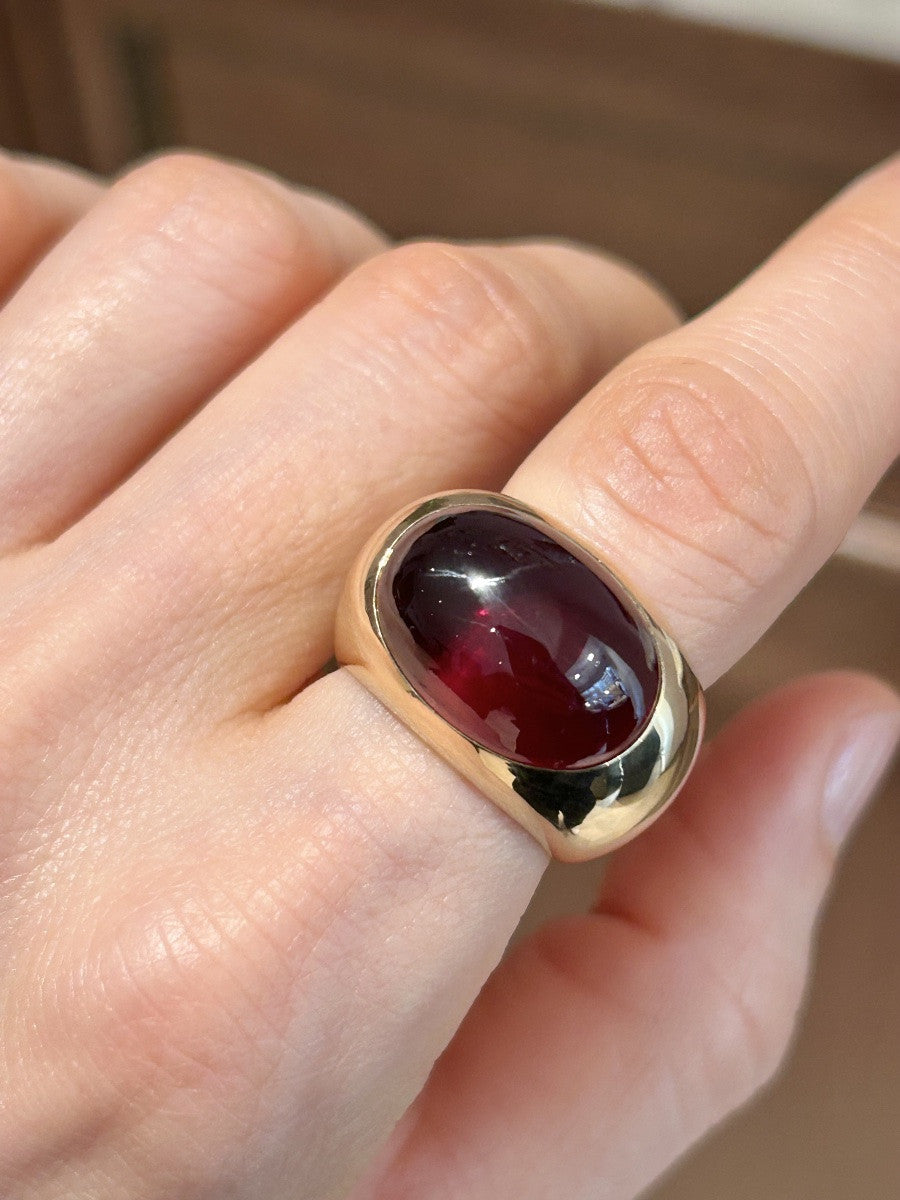 Bague Dôme POMELLATO en or jaune et grenat