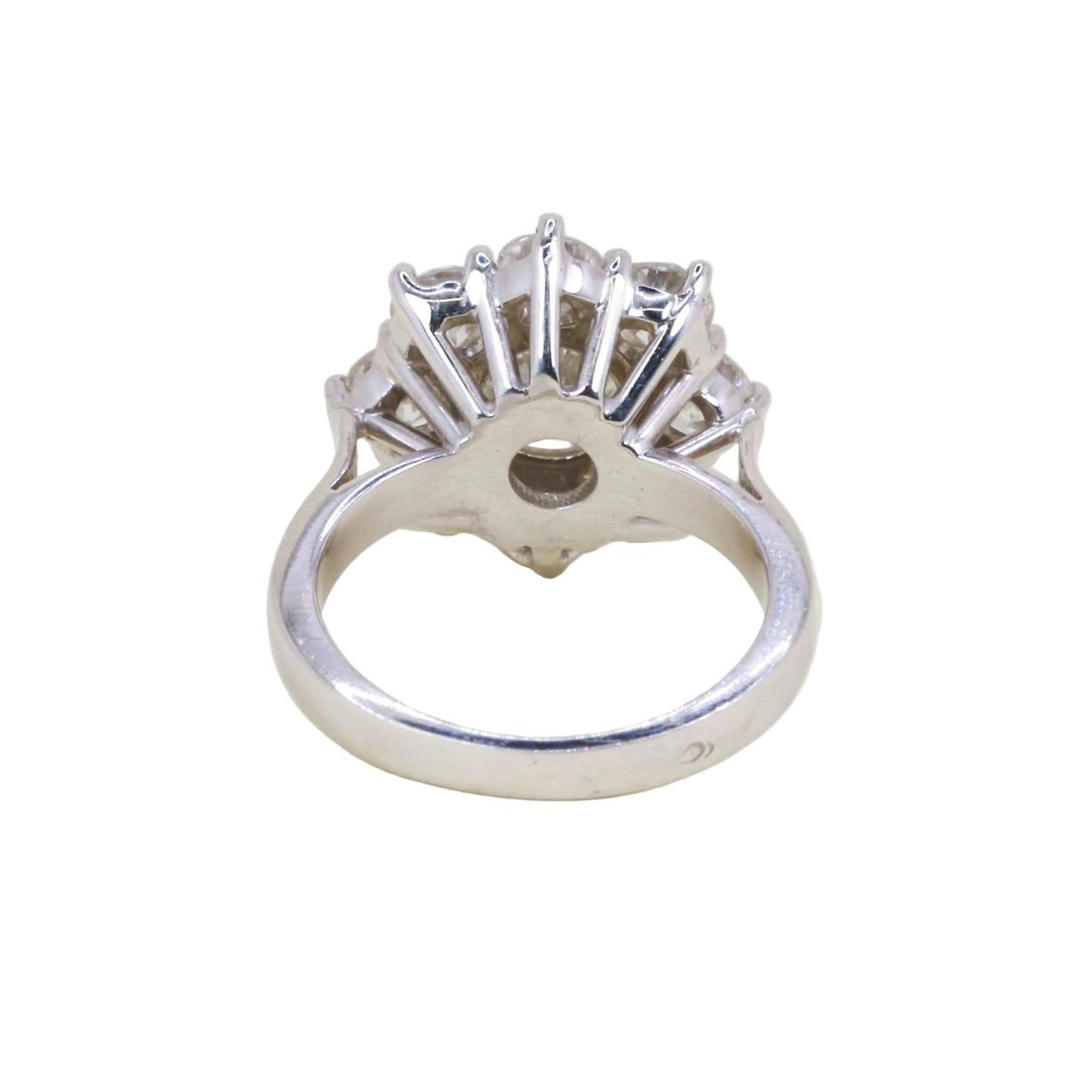 Bague Marguerite en or blanc et diamants