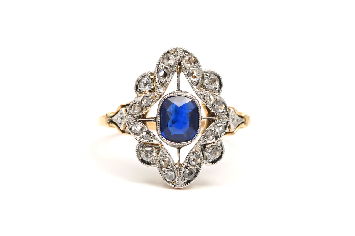 Bague Entourage en or jaune, saphir et diamants