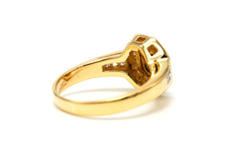 Bague Entourage en or jaune, saphir et diamants