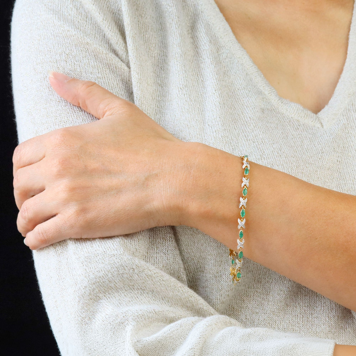 Bracelet Ligne en or jaune, émeraudes et diamants