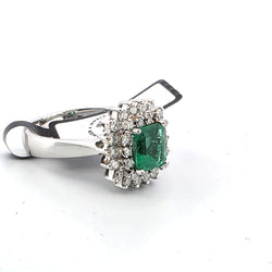 Bague Entourage en or blanc, émeraude et diamants