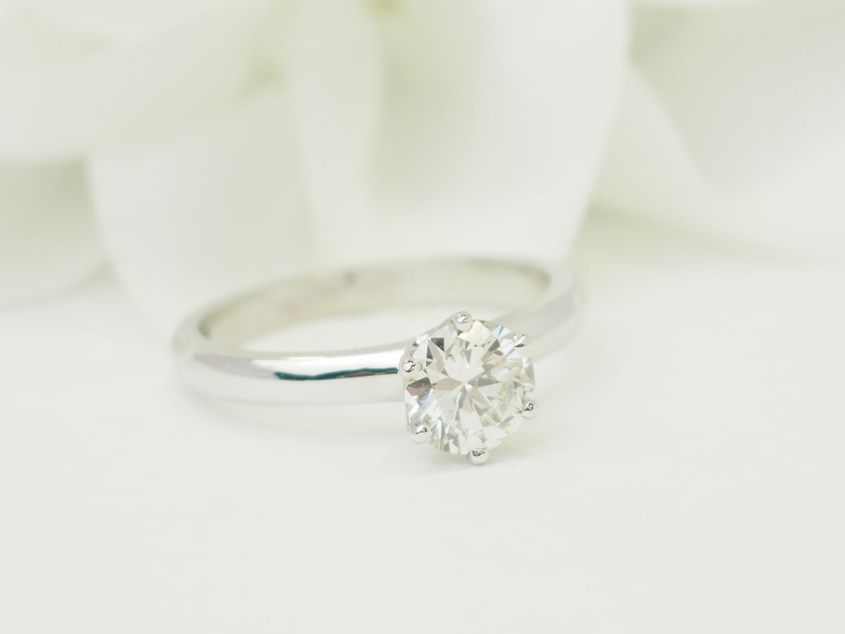 Bague Solitaire en or blanc et diamant
