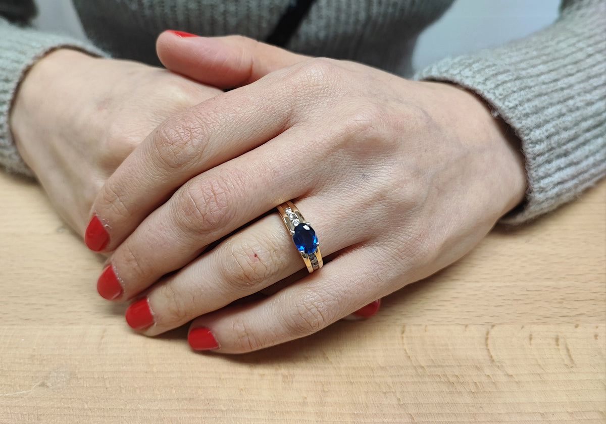 Bague en or jaune, or blanc, saphir, et diamants