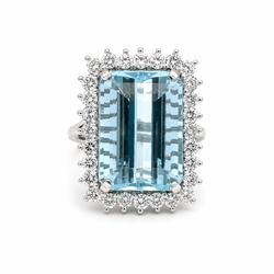 Bague Entourage en or blanc, aigue-marine et diamants