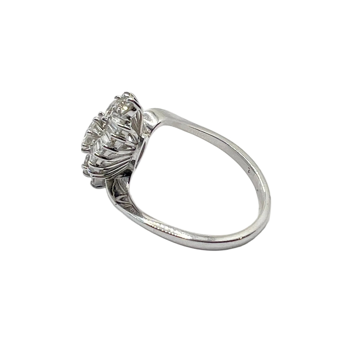 Bague en or blanc et diamants