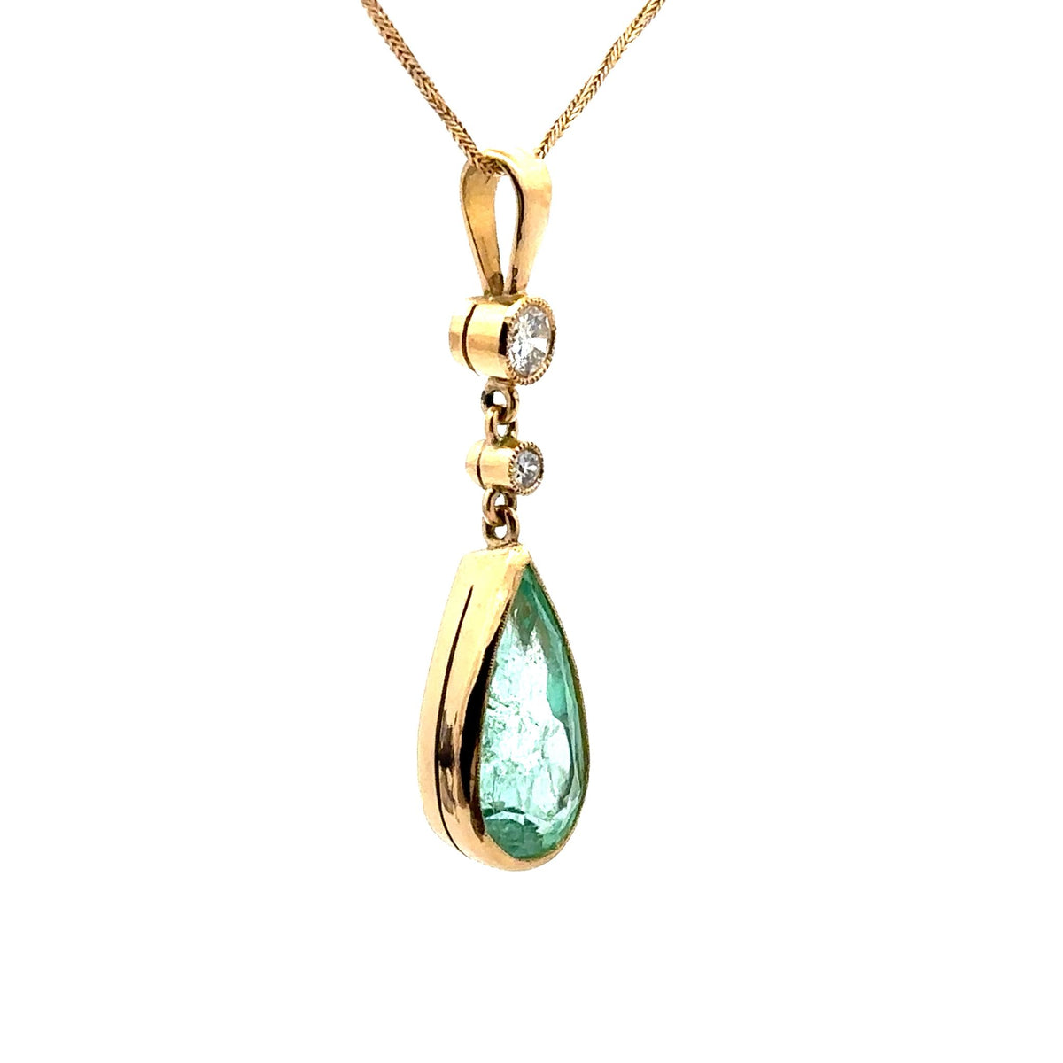 Collier Pendentif en or jaune, émeraude et diamants