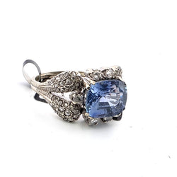 Bague en or blanc, saphir et diamants