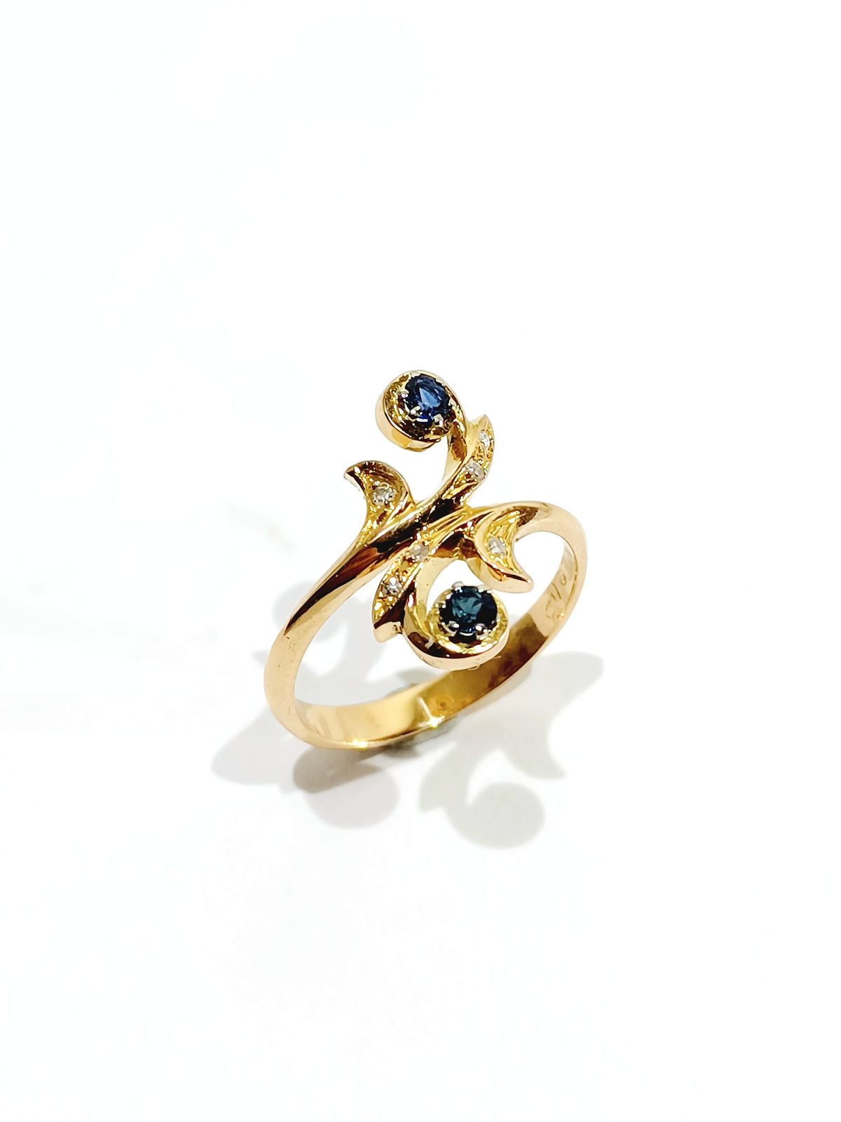 Bague Toi et Moi en or jaune, saphir, et diamants