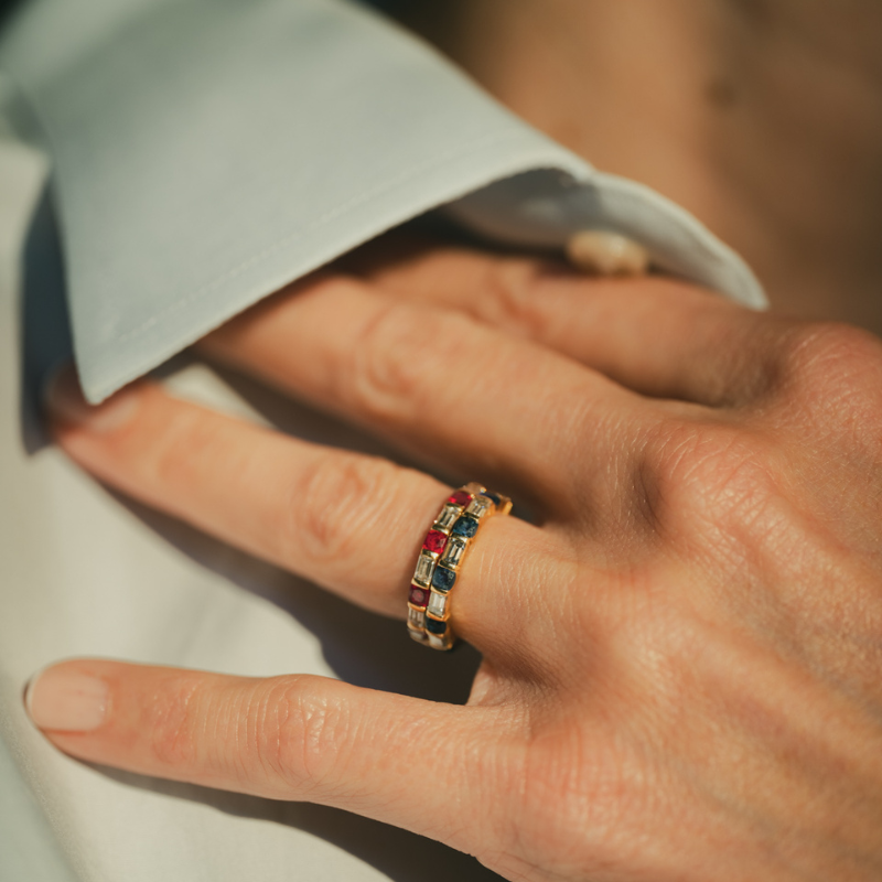 Bague Alliance MAUBOUSSIN en or jaune, rubis et diamants