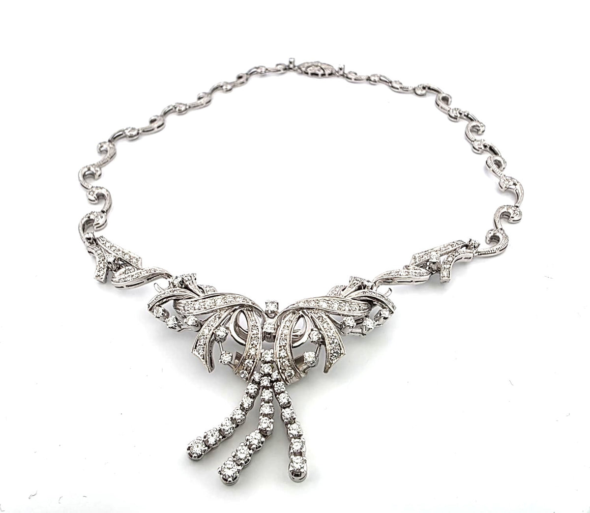 Collier Plastron en or blanc et diamants