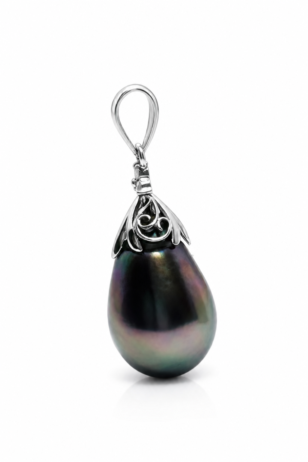 Pendentif en or blanc et perle
