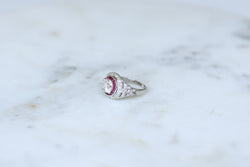 Bague Dôme en platine, rubis et diamants