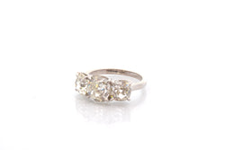 Bague vintage trilogie diamants en platine