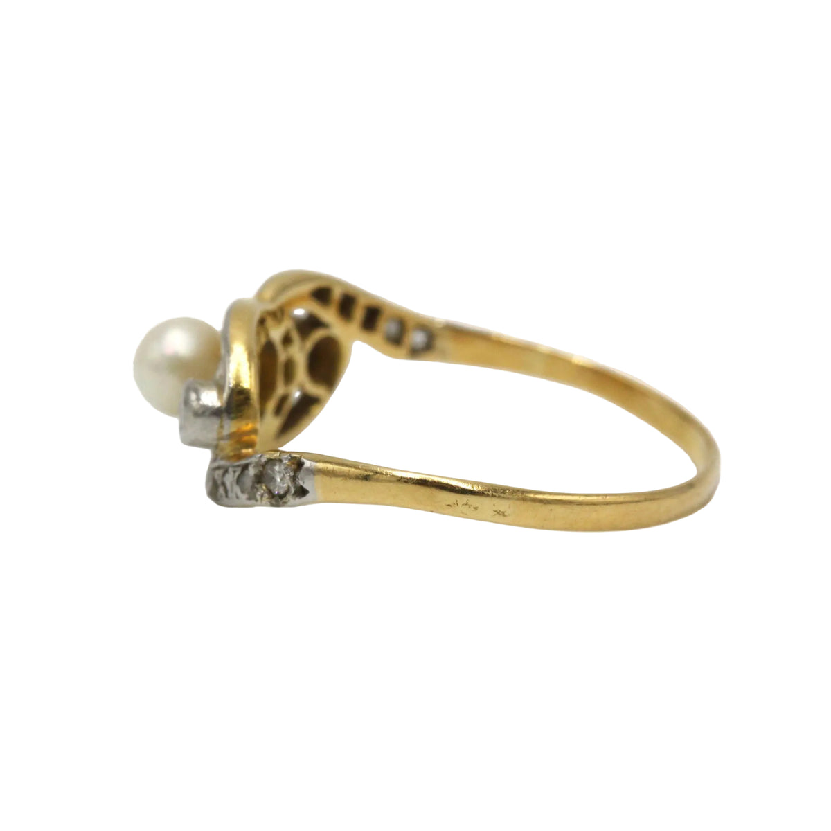 Bague en or jaune, platine, perle et diamants