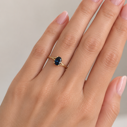 Bague Solitaire en or jaune et saphir