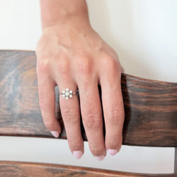 Bague Marguerite en or blanc et diamants