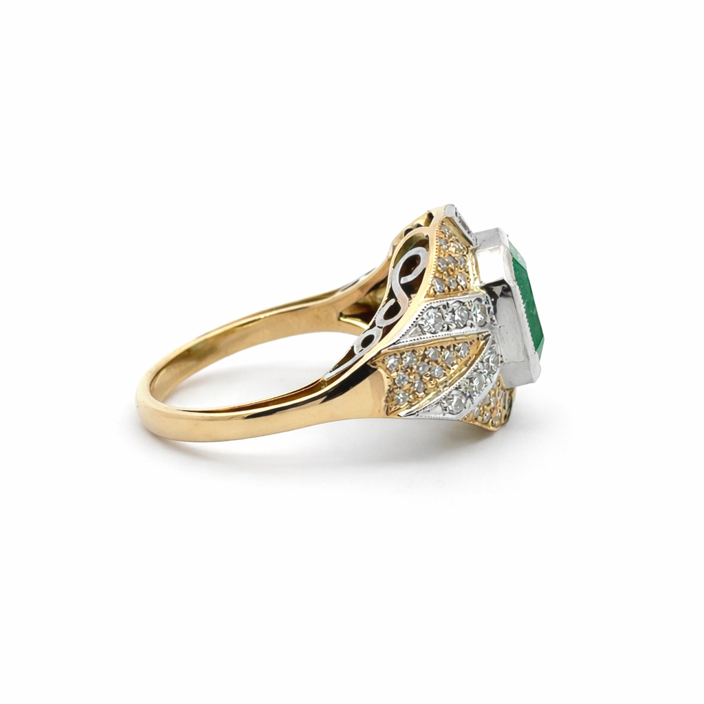 Bague Cocktail en or jaune, or blanc, émeraude et diamants