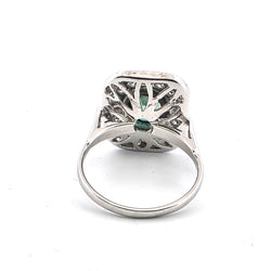 Bague Entourage en or blanc, émeraude et diamants