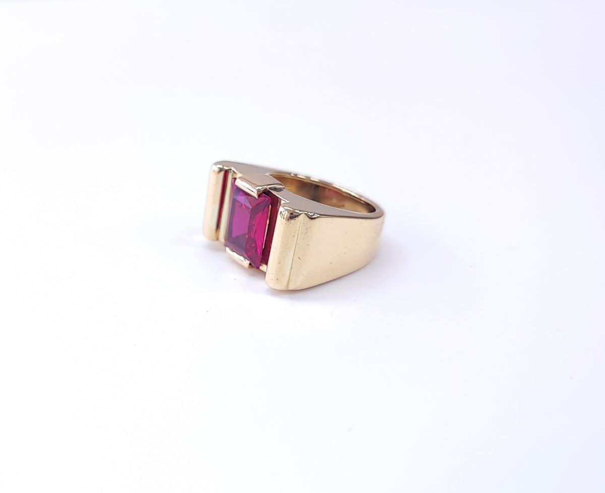 Bague Tank en or jaune et rubis