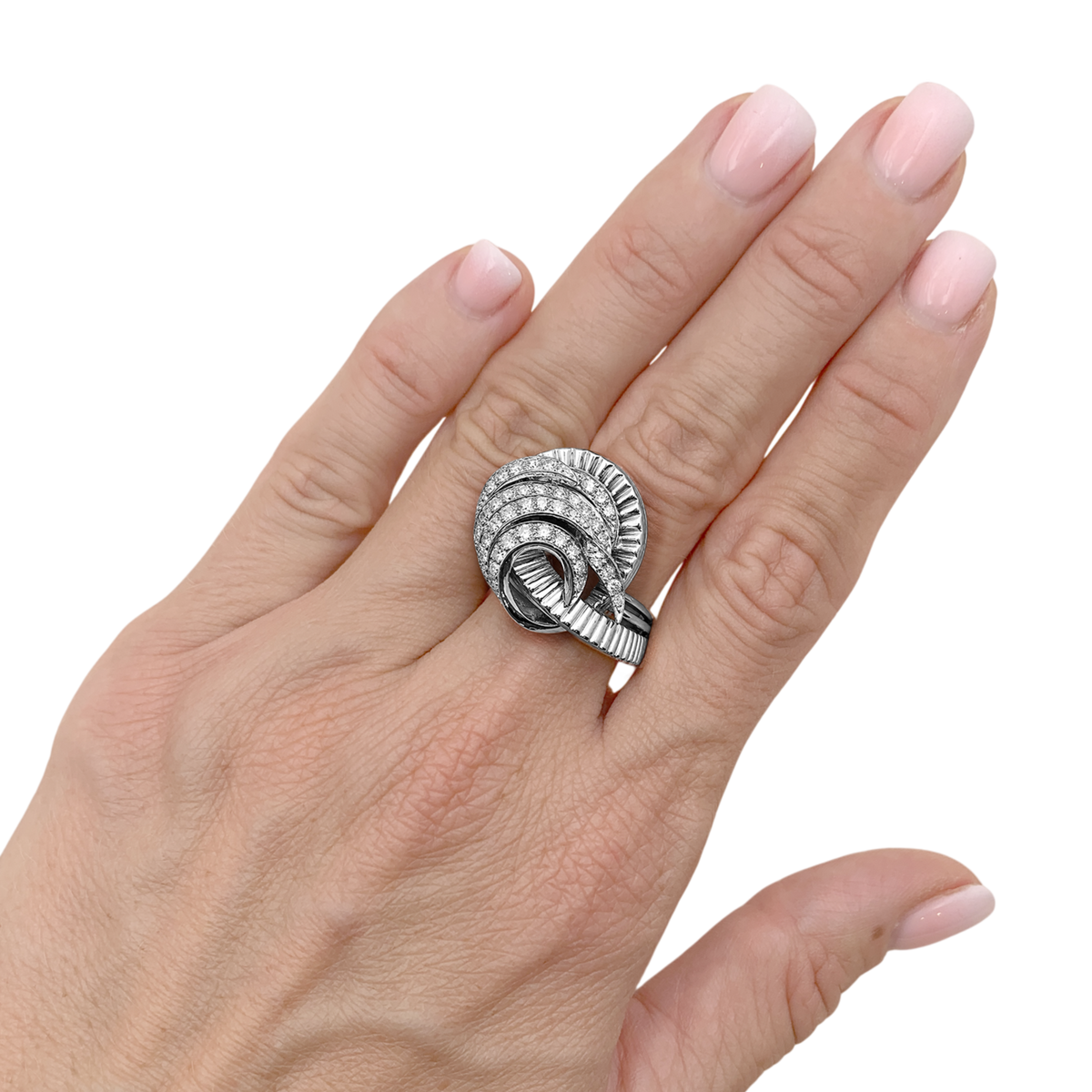 Bague Pavée en or blanc, platine et diamants