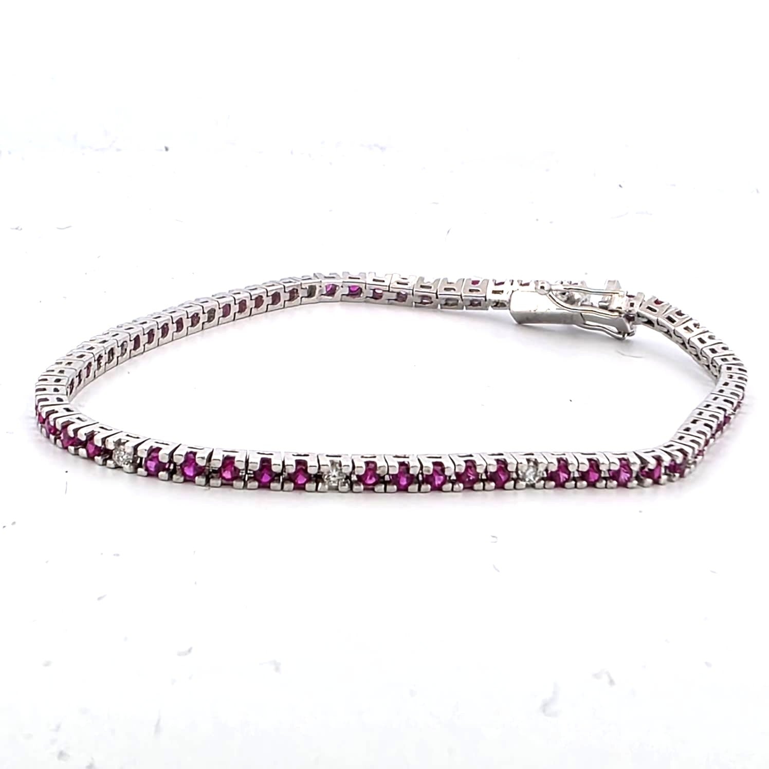 Bracelet Ligne en or blanc, rubis et diamants