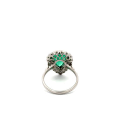 Bague Entourage en platine, émeraude et diamants