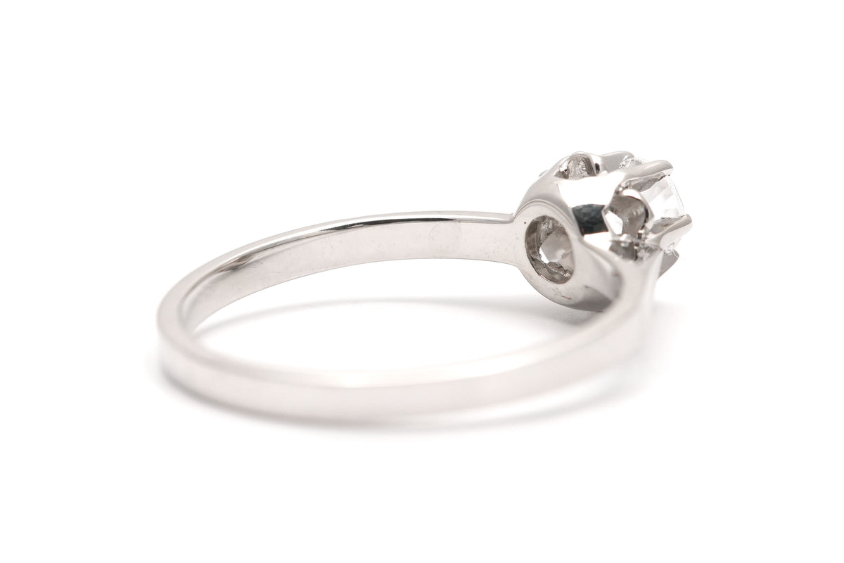 Bague Solitaire en or blanc et saphir