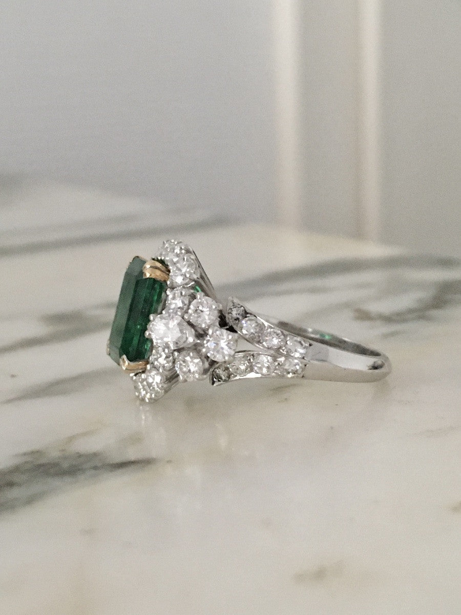 Bague en or blanc, or jaune, émeraude et diamants
