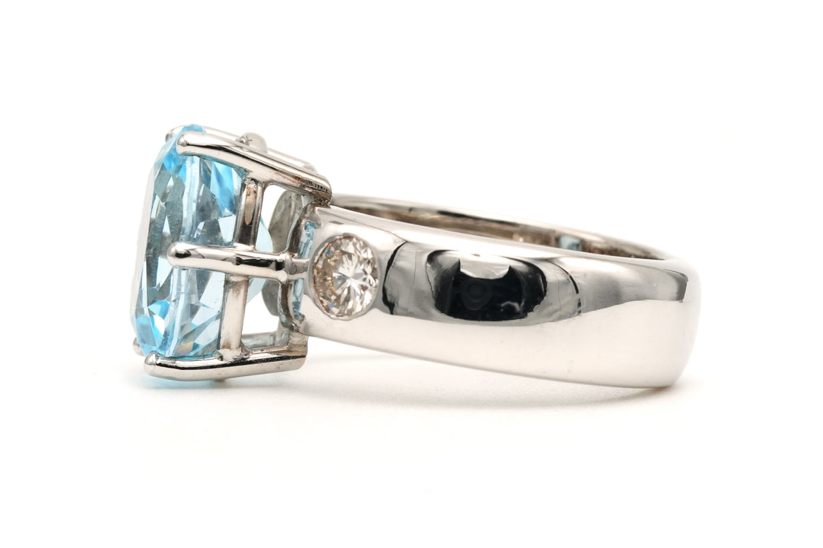 Bague Solitaire en or blanc, topaze et diamants