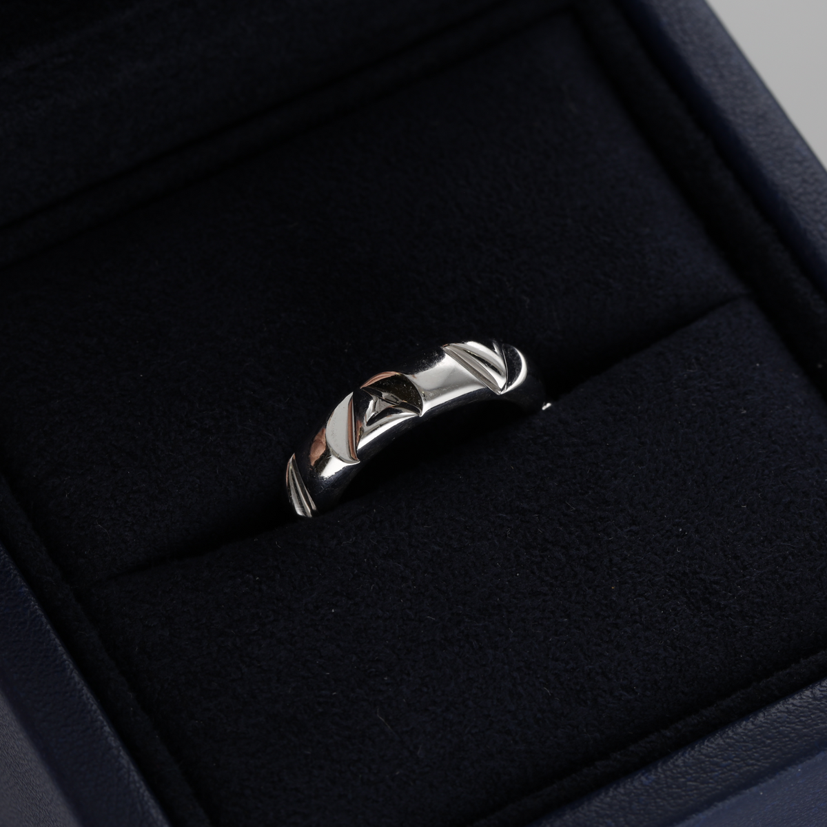 Bague Alliance LOUIS VUITTON Volt en or blanc