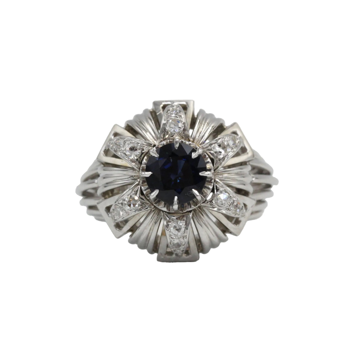 Bague Entourage en or blanc, platine, saphir, et diamants