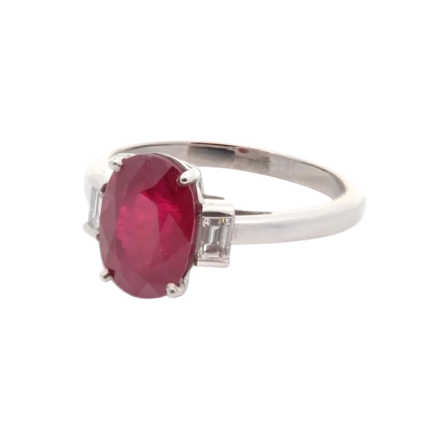 Bague Trilogie en platine, rubis et diamants