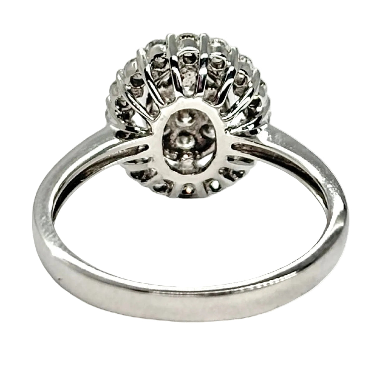 Bague Entourage en or blanc et diamants