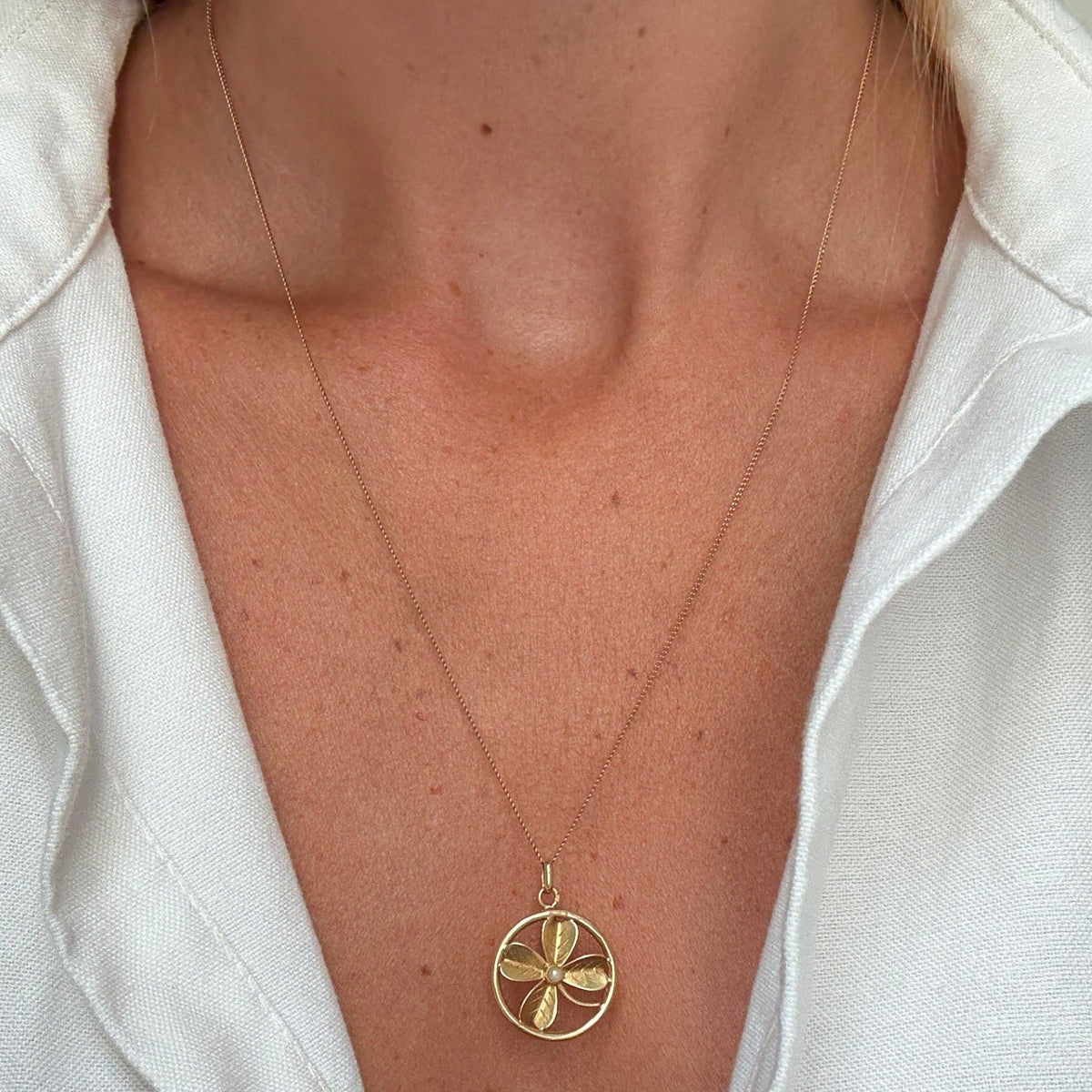 Pendentif en or jaune et perle