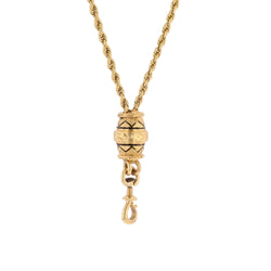 Collier en or jaune, émail et diamants
