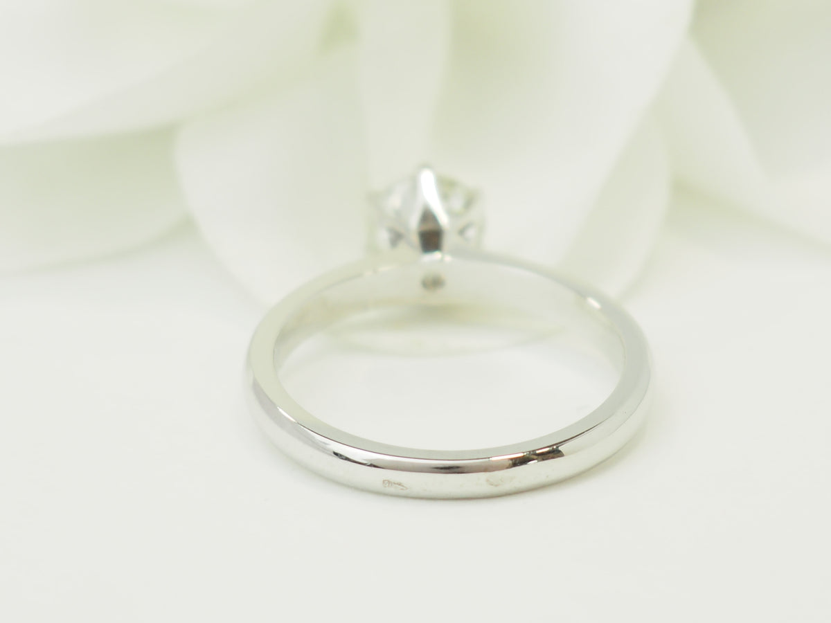 Bague Solitaire en or blanc et diamant