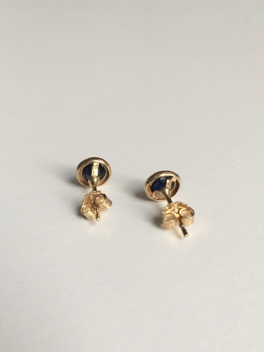 Boucles d'oreilles Puces en or jaune et saphirs