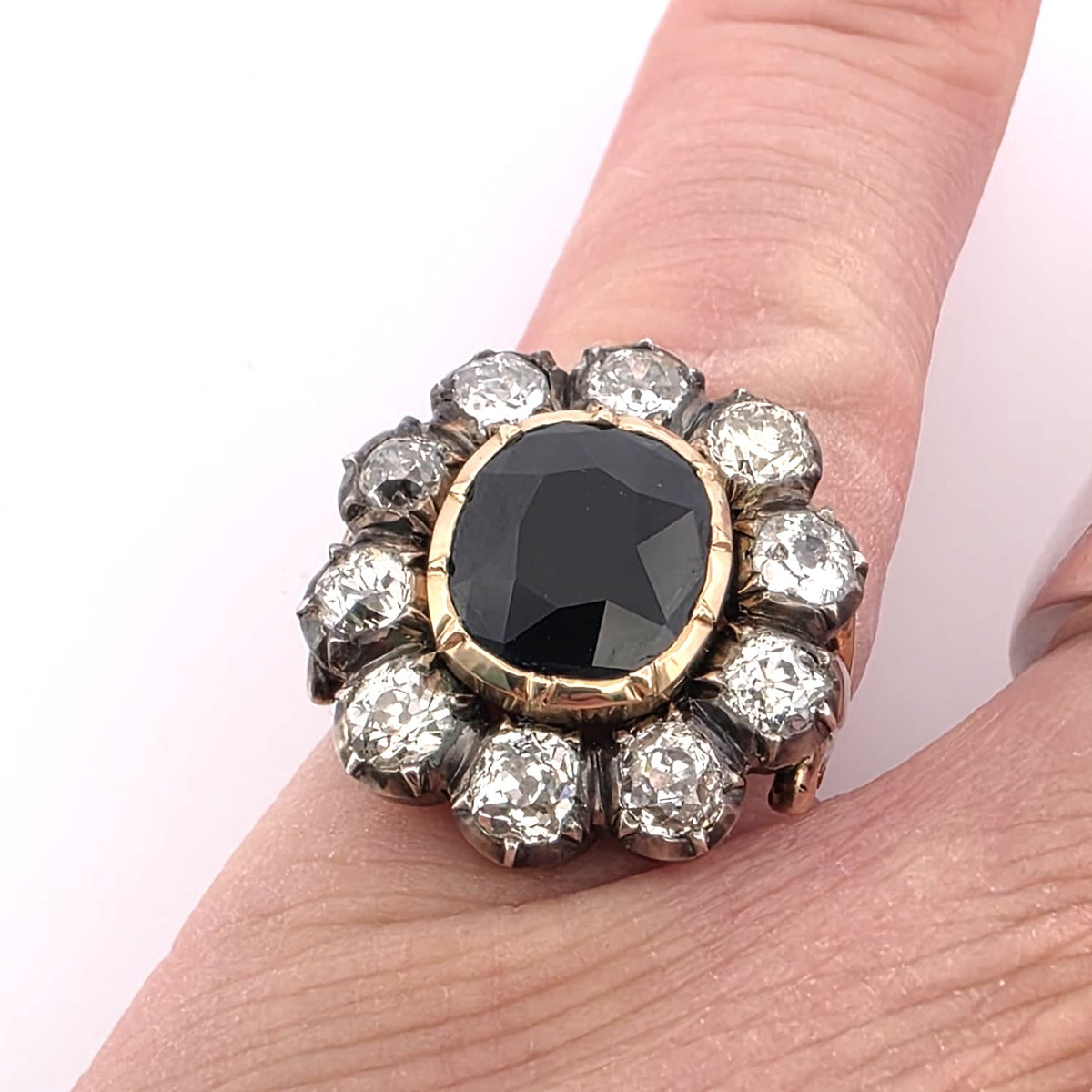 Bague Marguerite en or jaune, argent, saphir et diamants