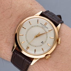 Montre JAEGER-LECOULTRE "Memovox" en or rose et cuir