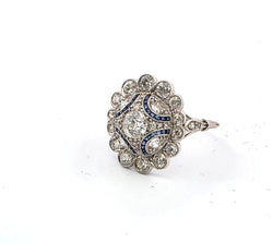 Bague Entourage en platine, saphirs et diamants