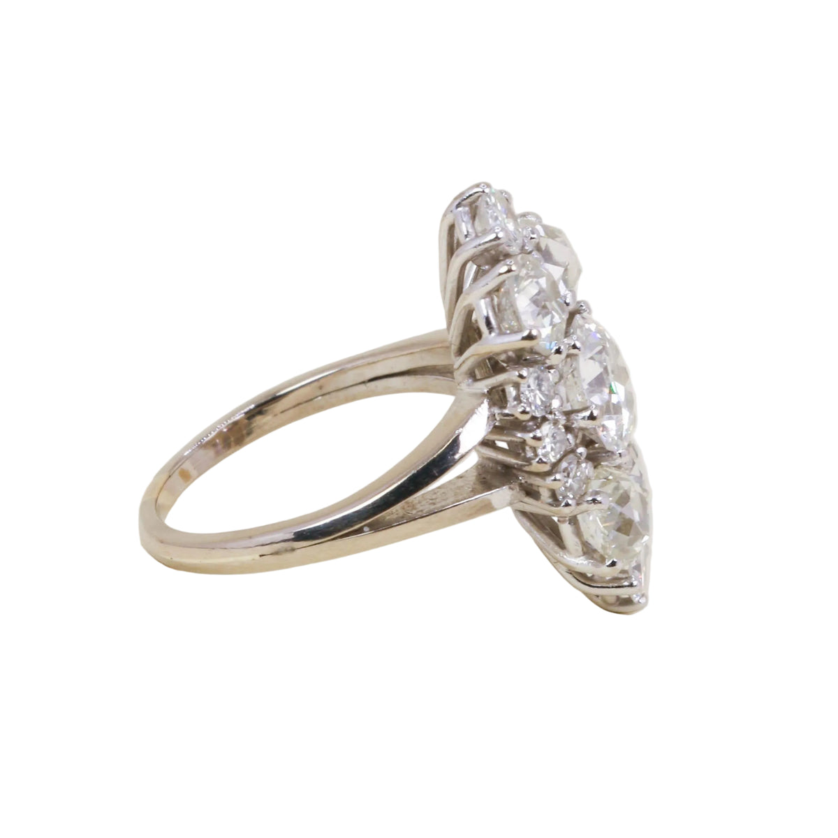 Bague Marquise en or blanc et diamants