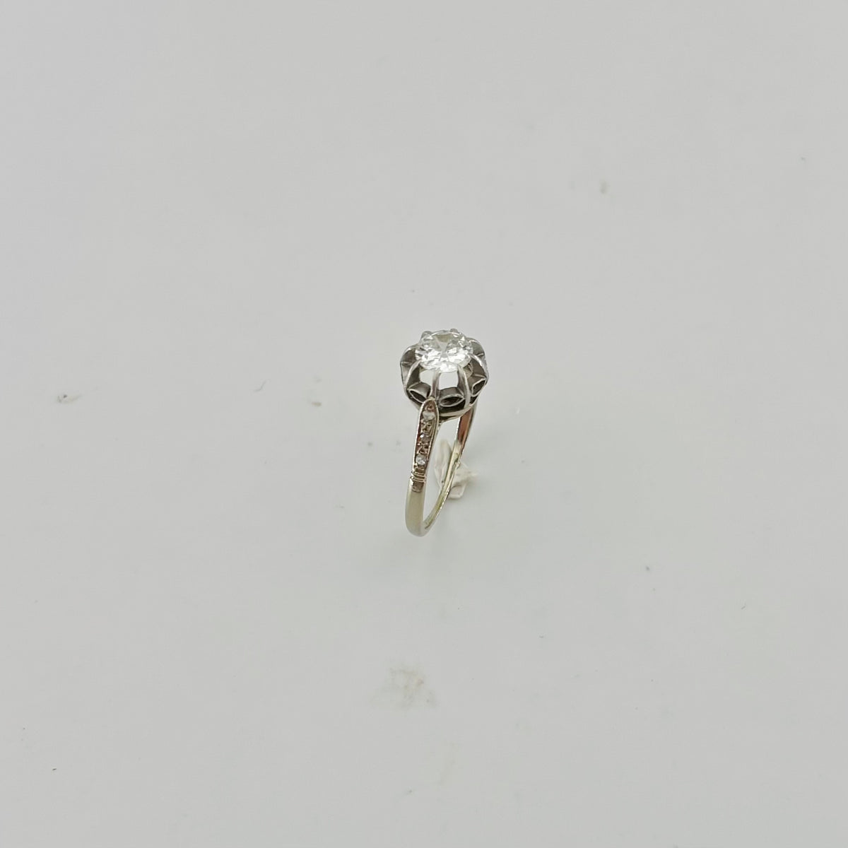 Bague Solitaire en or blanc, platine et diamants